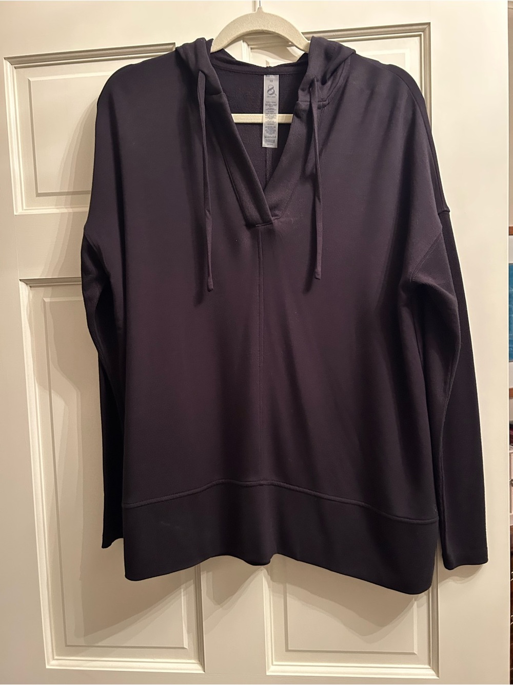 Women’s Hooded Pullover Sweater - black